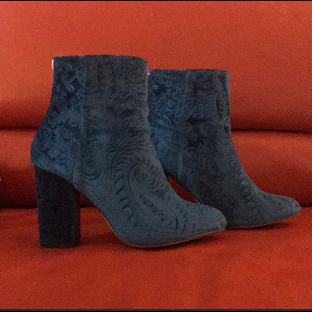 Turquoise Shoe Dazzle Booties
